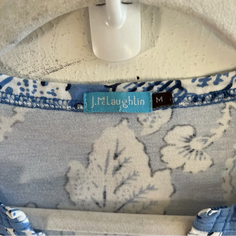 J. McLaughlin Top Blue White Floral Split Neck Henley 3/4 Sleeve Cotton Sz M EUC - Image 4