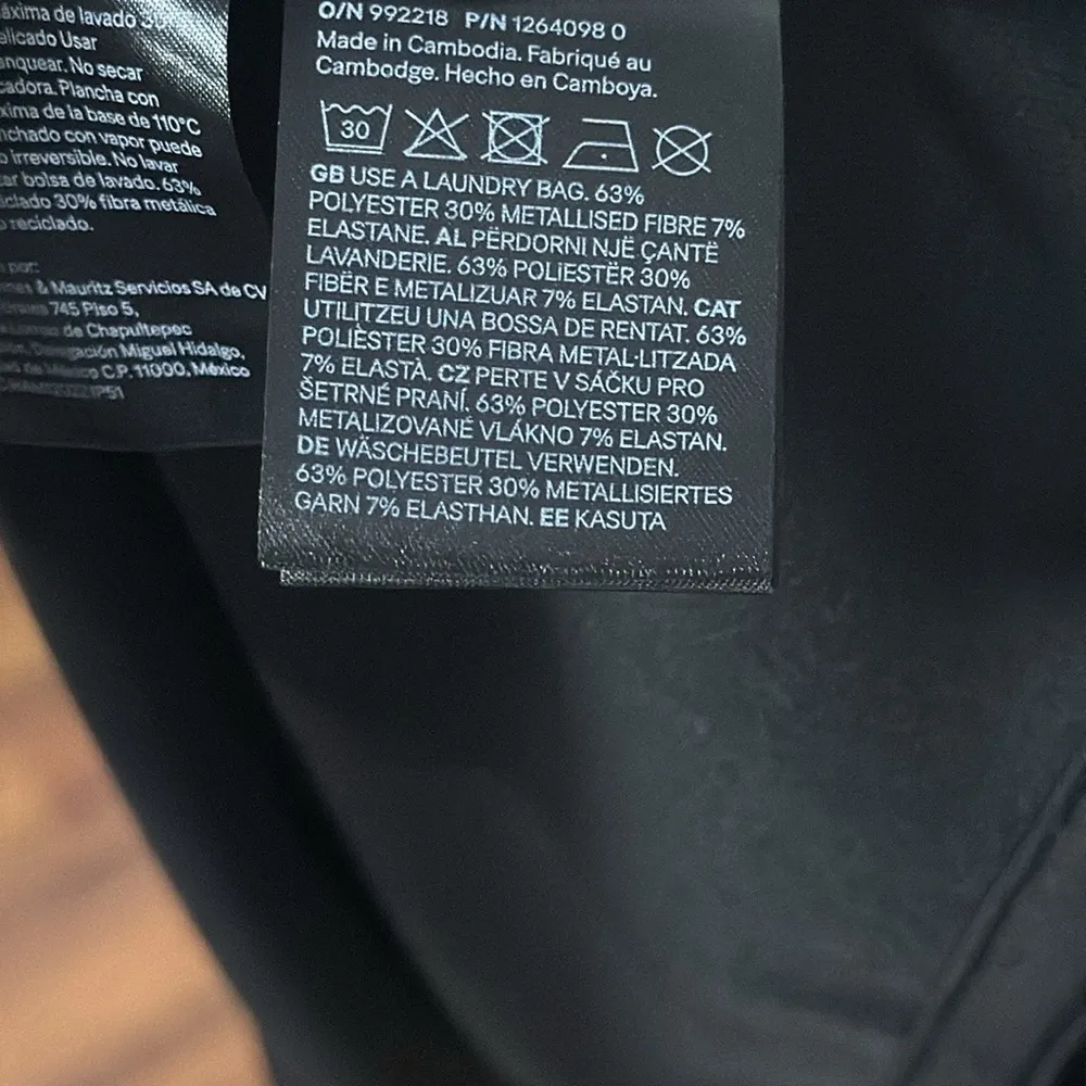 H&M Black Shimmery Top - Image 4