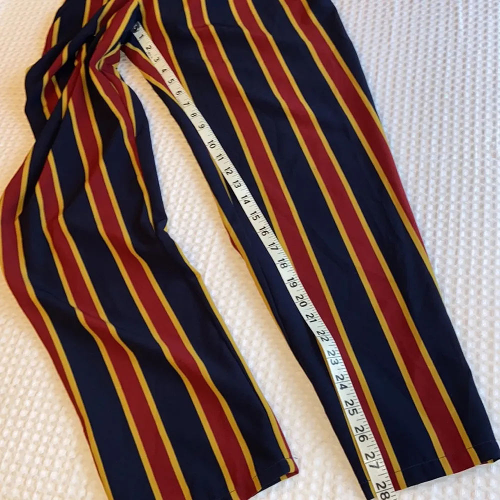 LULUMARI Off-Shoulder Sleeveless Striped Jumpsuit Jumper Size M Navy Red Gold - Image 15