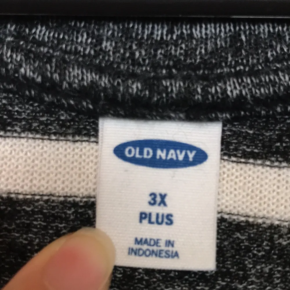 Old Navy Women’s Striped Knit Gray White Long Sleeve Tunic Shirt - Image 5