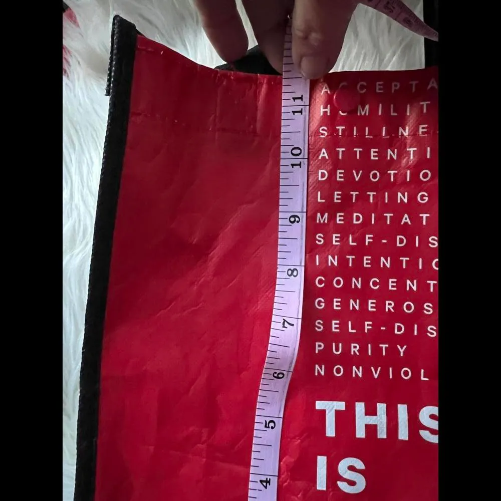 Lululemon 'This is Yoga' Tote Bag - Stylish & Practical - Image 4