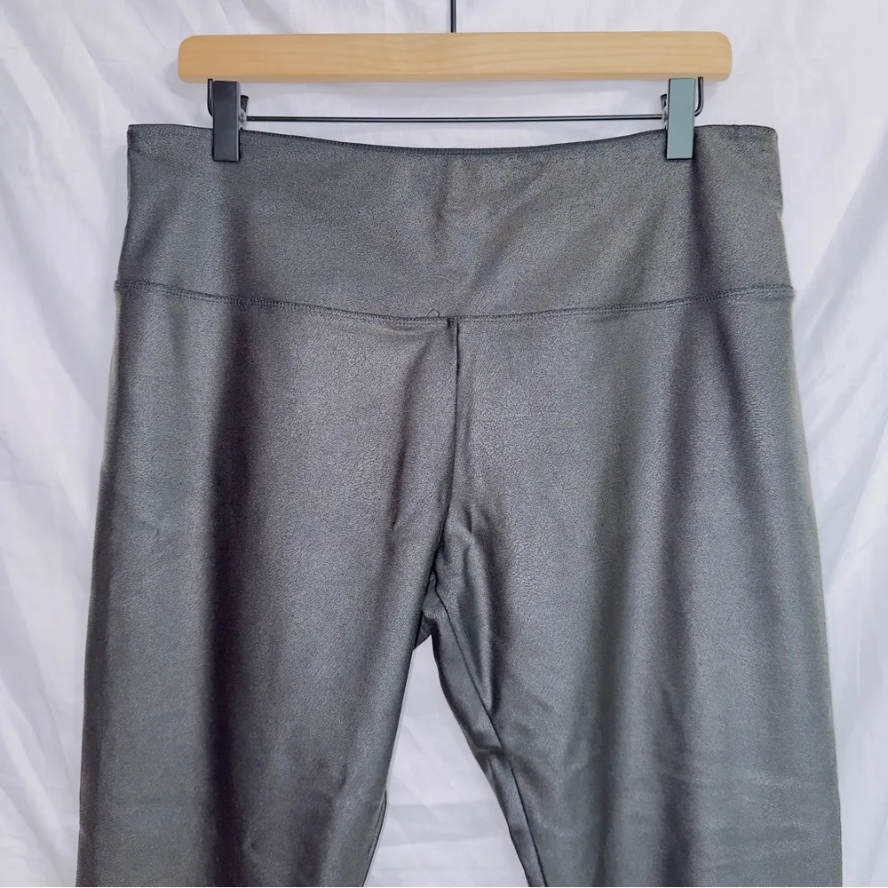 Intro. Black High Waisted Ankle Length Tummy Control Faux Leather Leggings Size undefined - Image 3