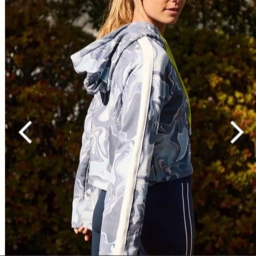 The Upside Marbled Crop Sweatshirt XS Blue - Image 2