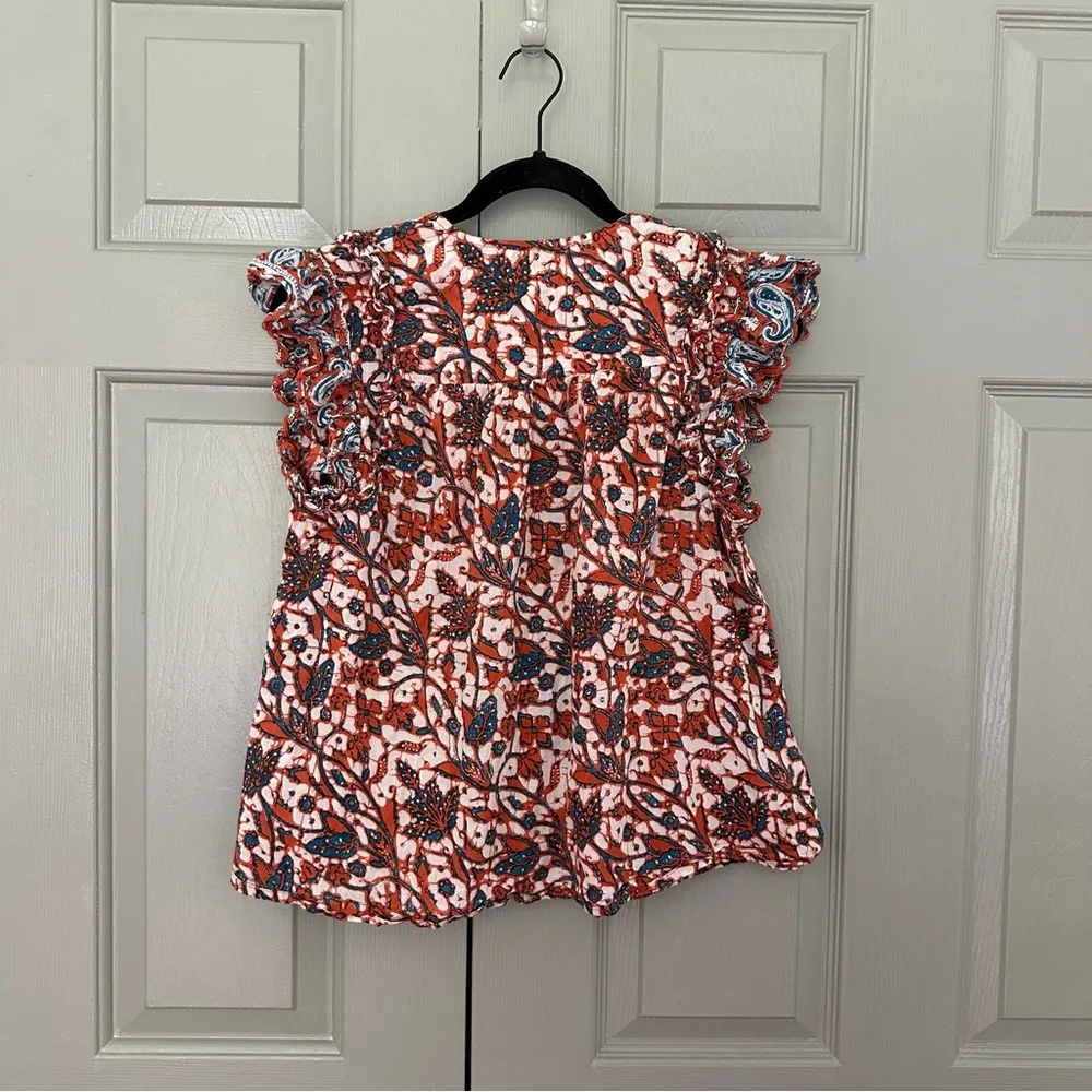 Love the Label Ruffle Sleeve Vneck Blouse Patterned - Image 5