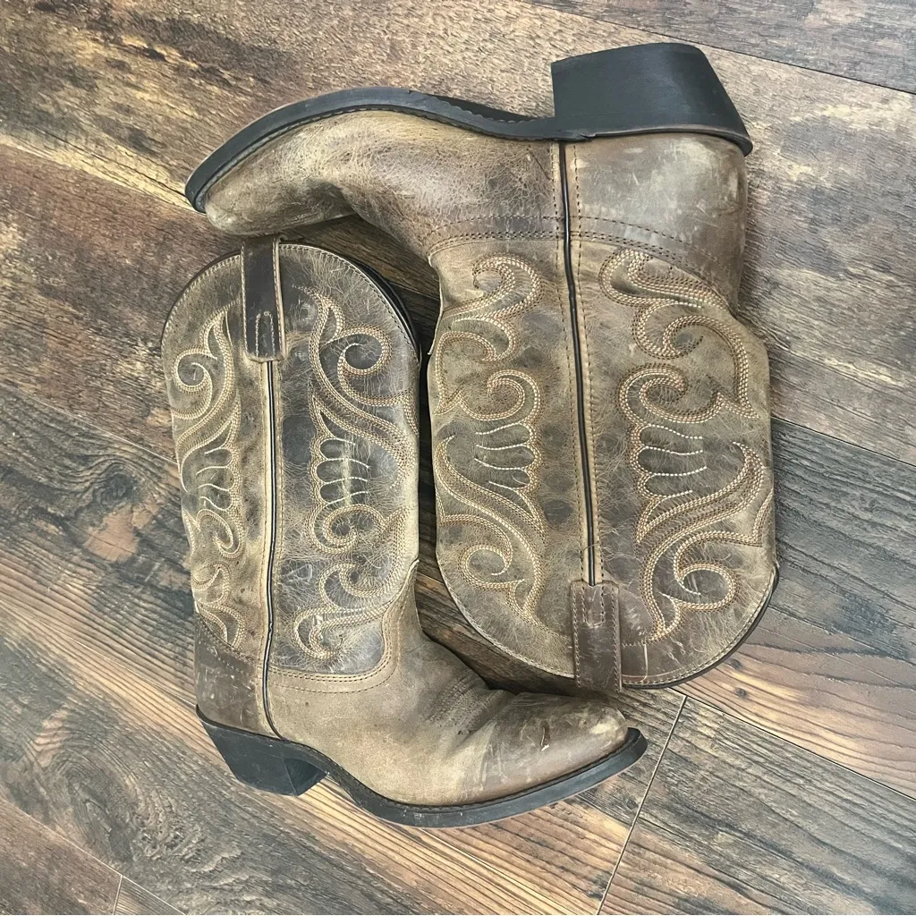 Laredo Womens Distress 11 Brown Cowboy, Western Boots Size 8M - Image 2
