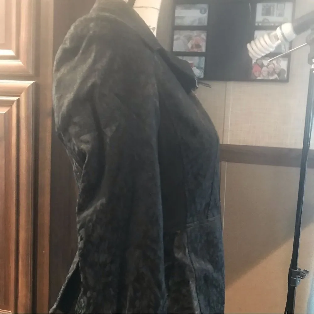 Tahari  black jacket women’s size  small long sleeve - Image 4