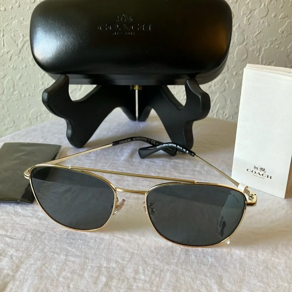 Coach: Shiny Light Gold (HC 7107) Sunglasses- Gold Tone- Case & Cloth - Image 13