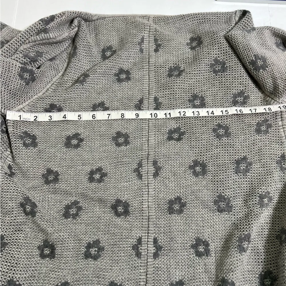 Martucci Roma Cashmere & Silk Open Cardigan Gray Floral Fringe Italy Silver Size M - Image 7