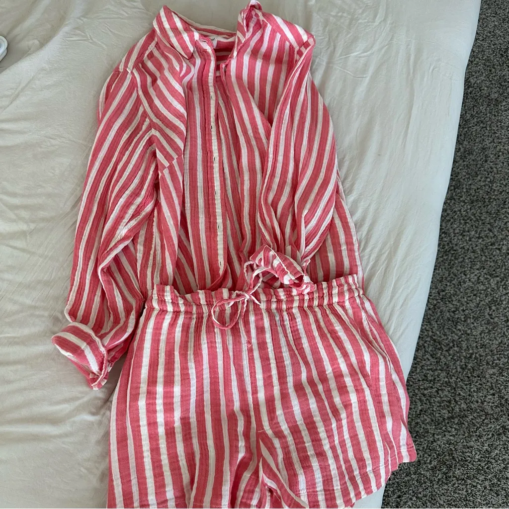 Red and white striped set - Image 2