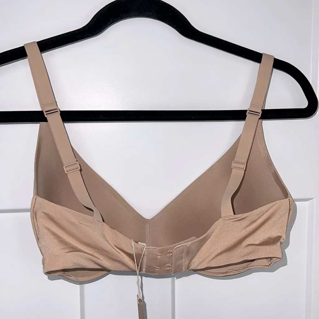 NWT SKIMS Wireless Form Push-Up Plunge Bra - Clay - Image 3