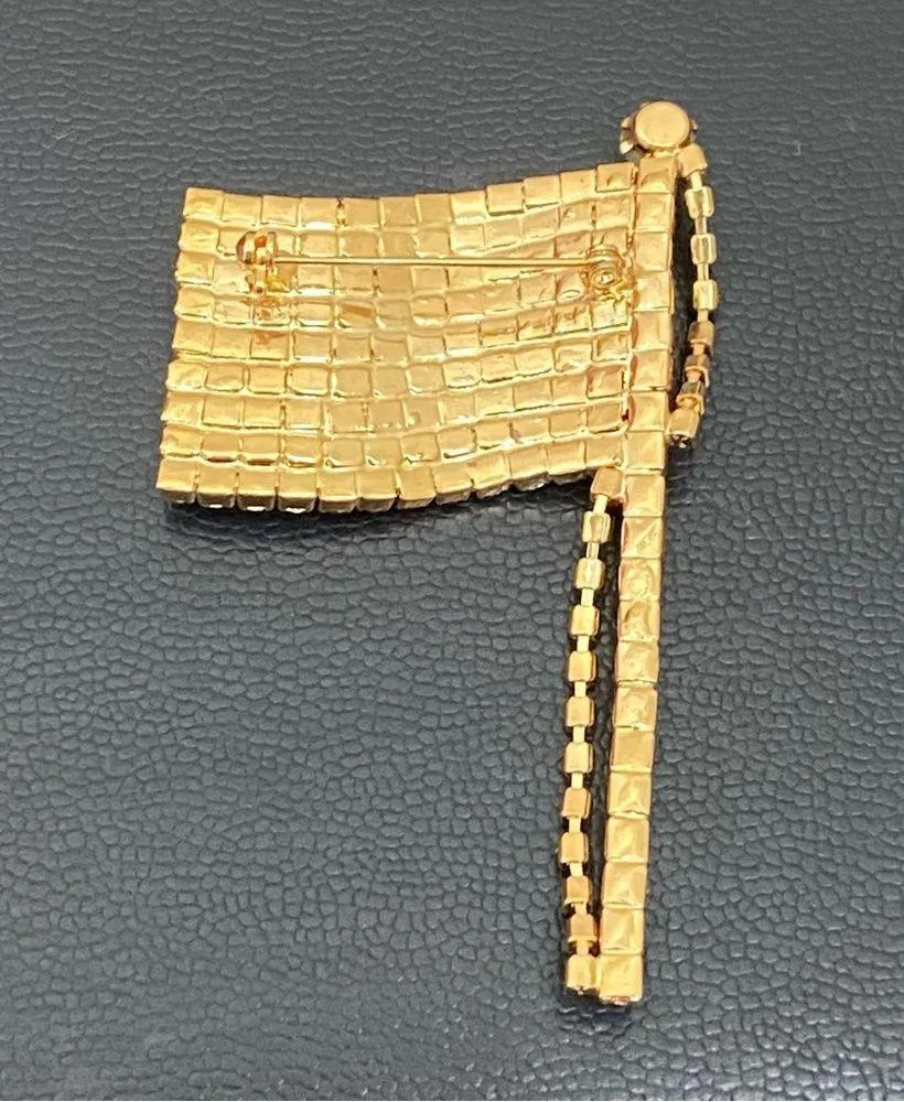 Vintage Unsigned Pave Crystal Rhinestone Patriotic US Flag Pole 3” Brooch 17.5g - Image 9