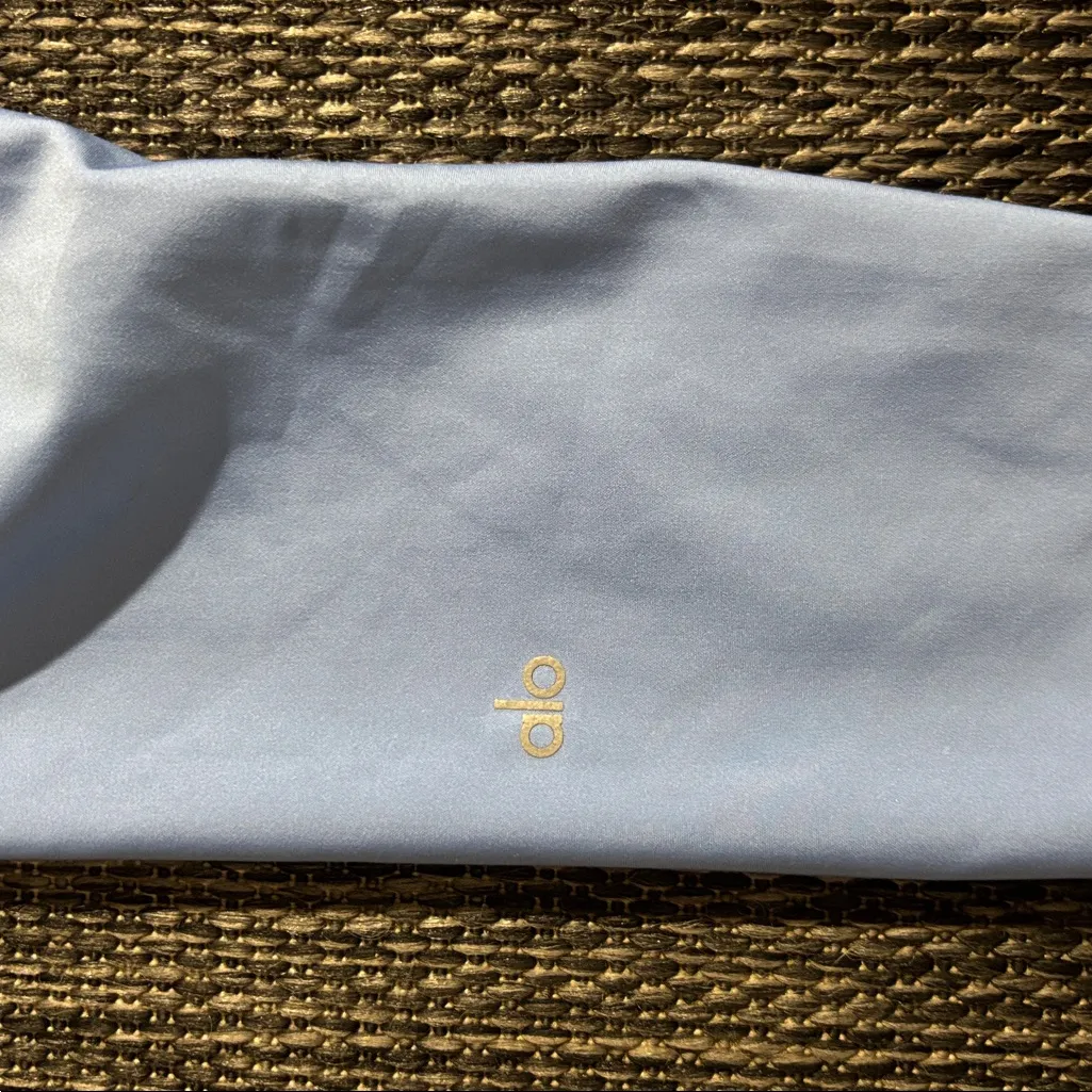 Alo yoga High-Waist Airlift Capri legging - Image 3