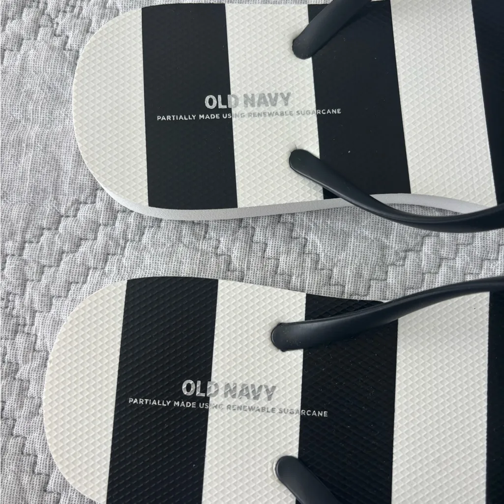 NWOT Old Navy Striped Flip Flops - Image 5