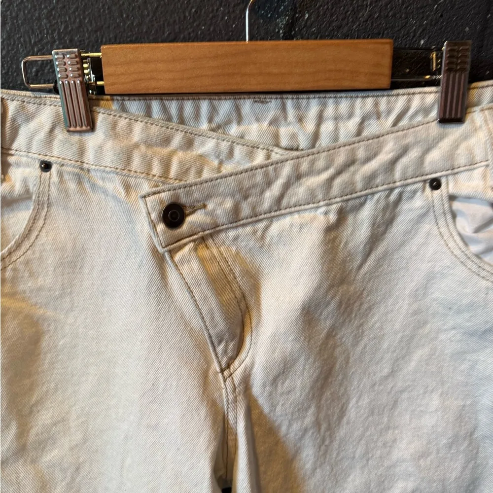 Women’s Future Collective Cream Waist Overlap Tapered Leg Jeans Size 16 - Image 2