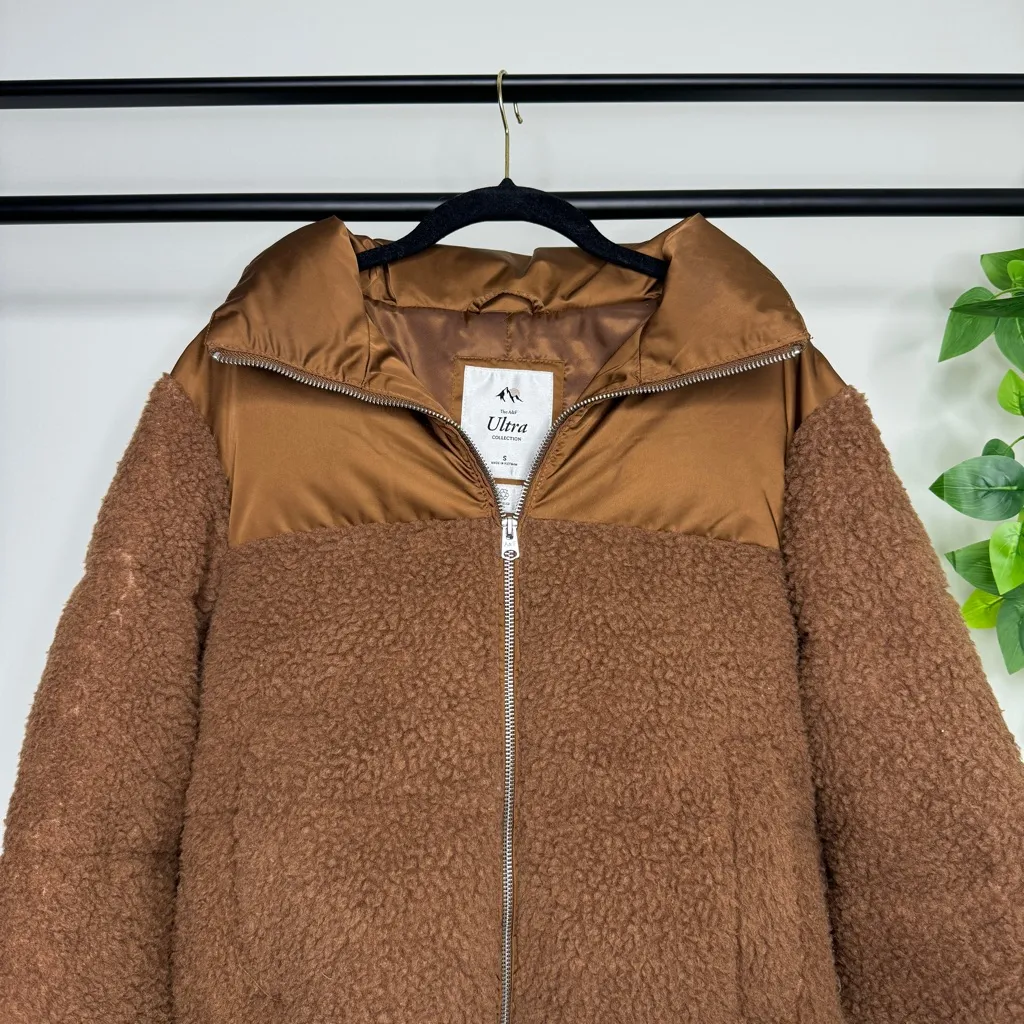 Abercrombie & Fitch Ultra Cropped Mini Puffer Fleece Jacket size Small *FLAWED* - Image 4