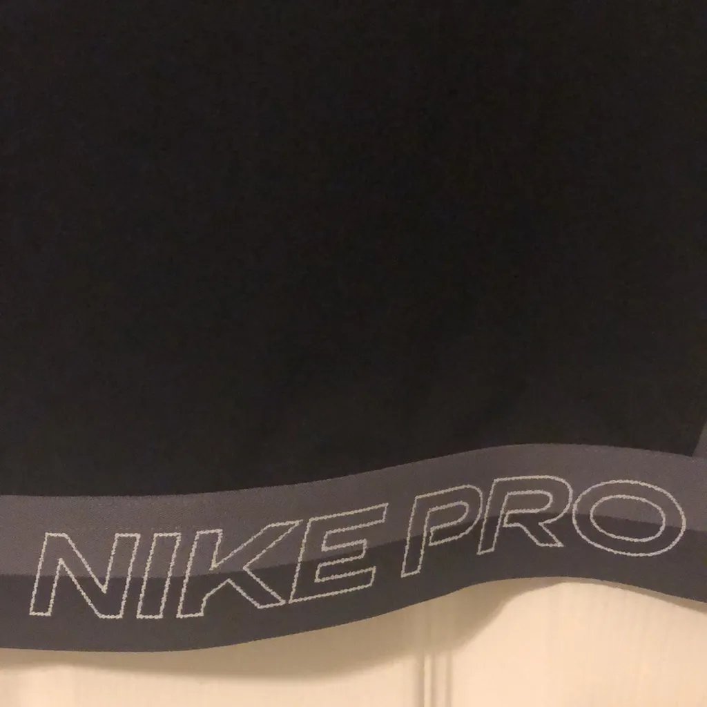NIKE PRO Dri-Fit Training Top. - Image 6
