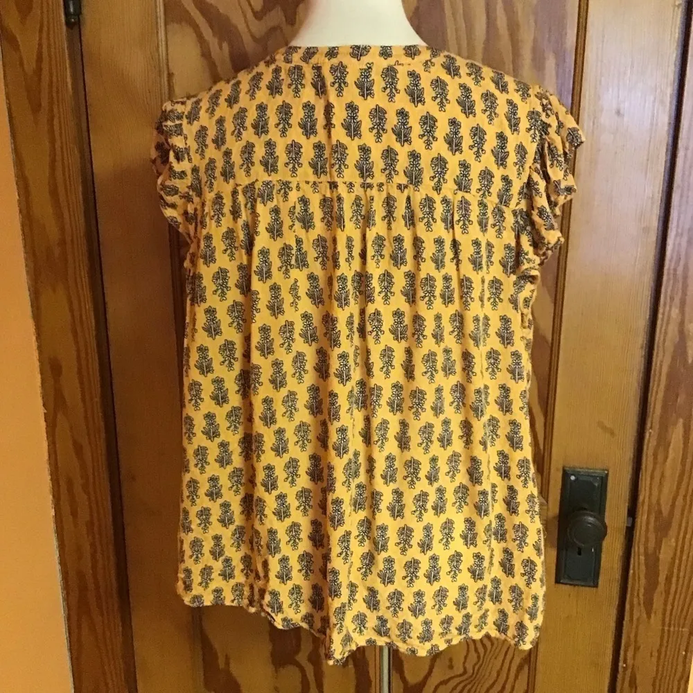 Knox Rose Mustard Yellow Printed Flutter Sleeve Blouse - Image 12