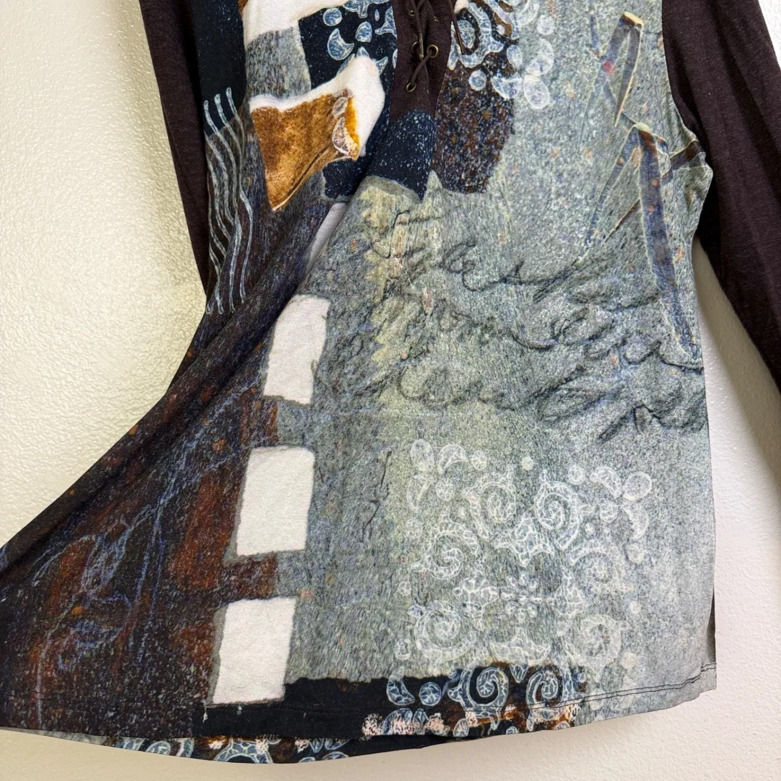 Simply Art by Dolcezza Top Womens XL Abstract Long Sleeve Shirt Lace Up Artsy Gray - Image 4