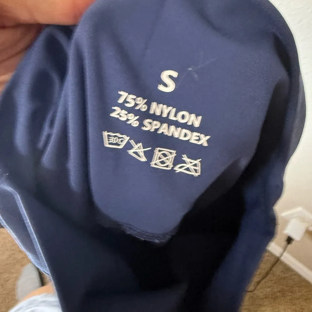 Savage barbell blue 7/8 leggings size small - Image 4