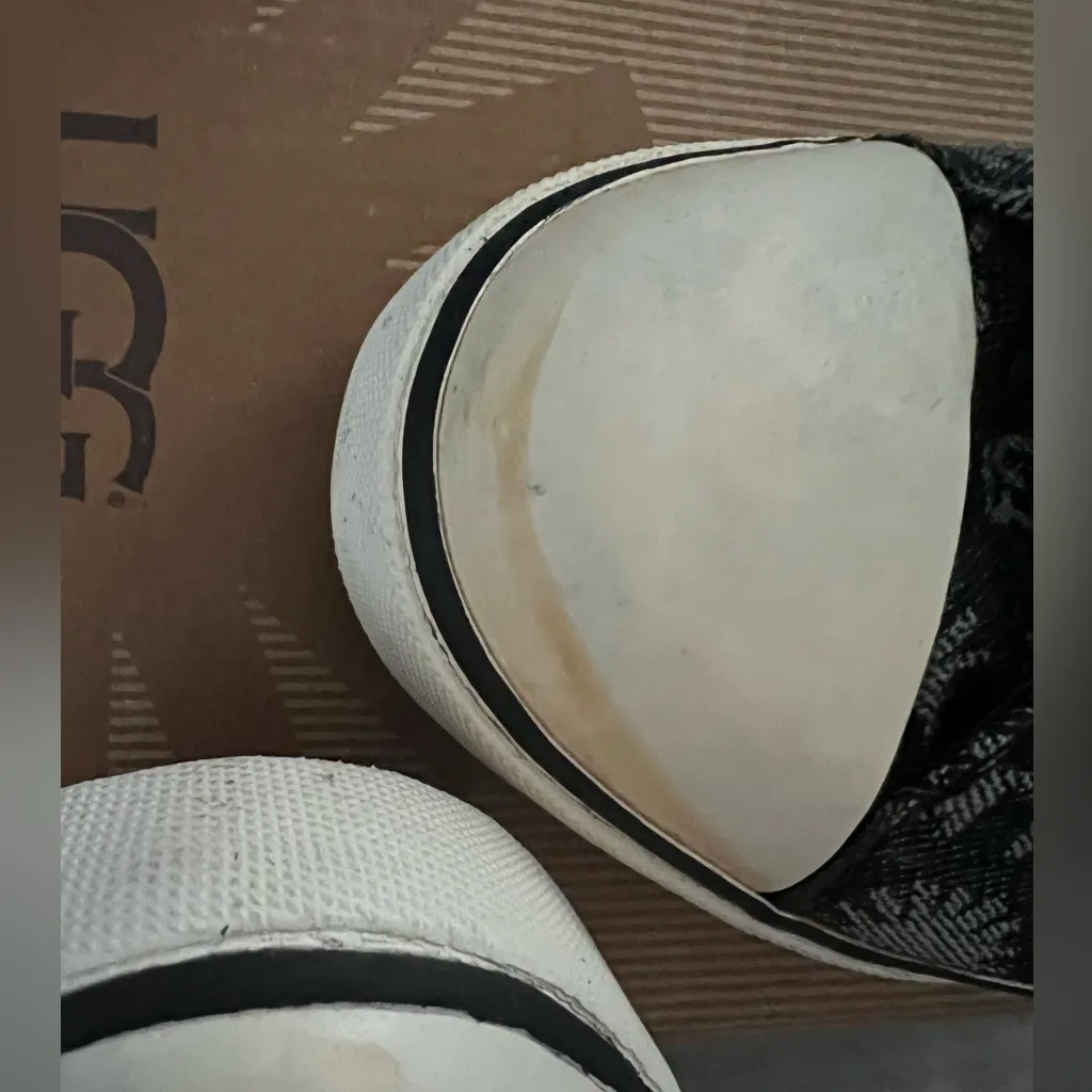 UGG Australia Vintage Fur Sneakers for Women, Size 11 - Black/Grey New In Box - Image 14