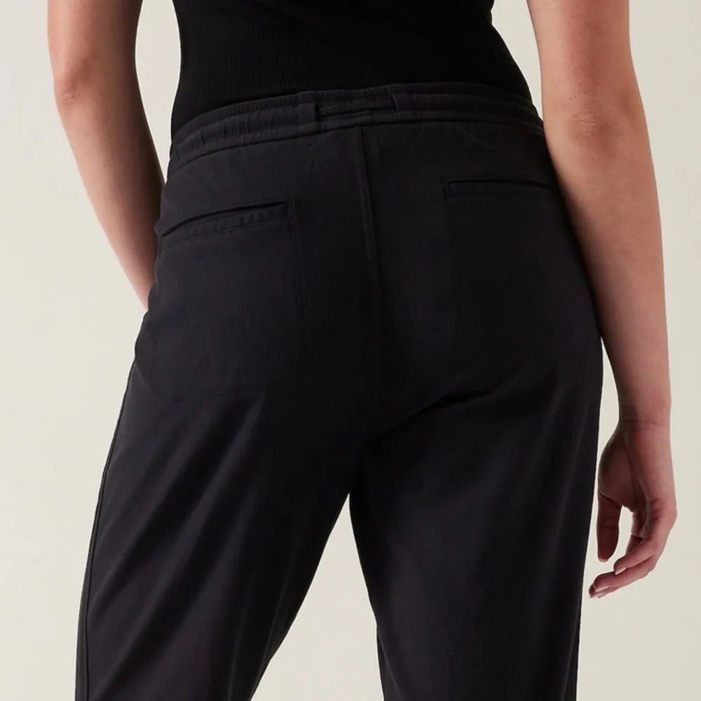 Athleta Farallon black joggers with pockets women’s size small 6 - Image 2