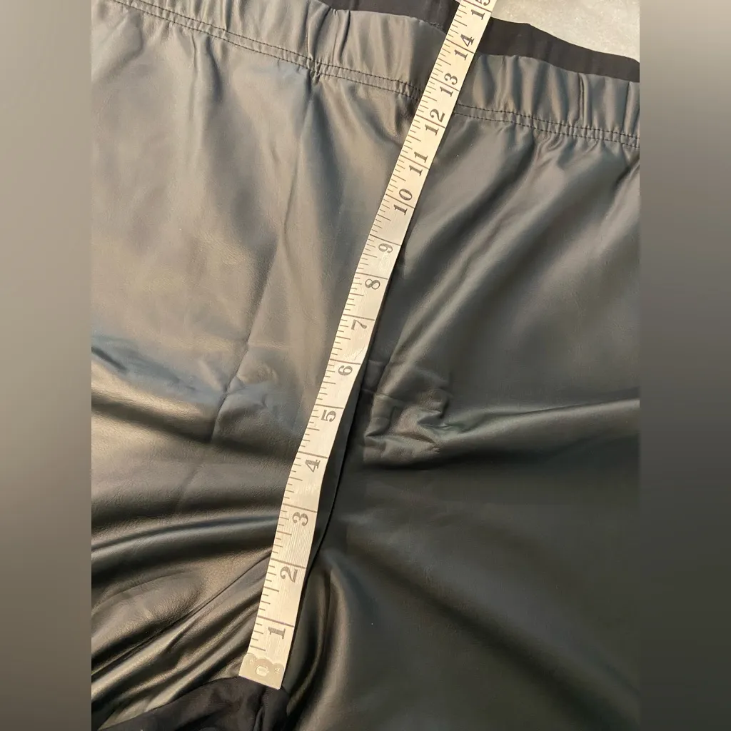 NWT Old Navy Size 3X Black 1/2 Faux Leather Pull On Stretch Waist Leggings - Image 9