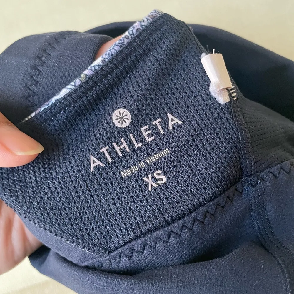 Cropped Built - in Bra Tank - Image 9