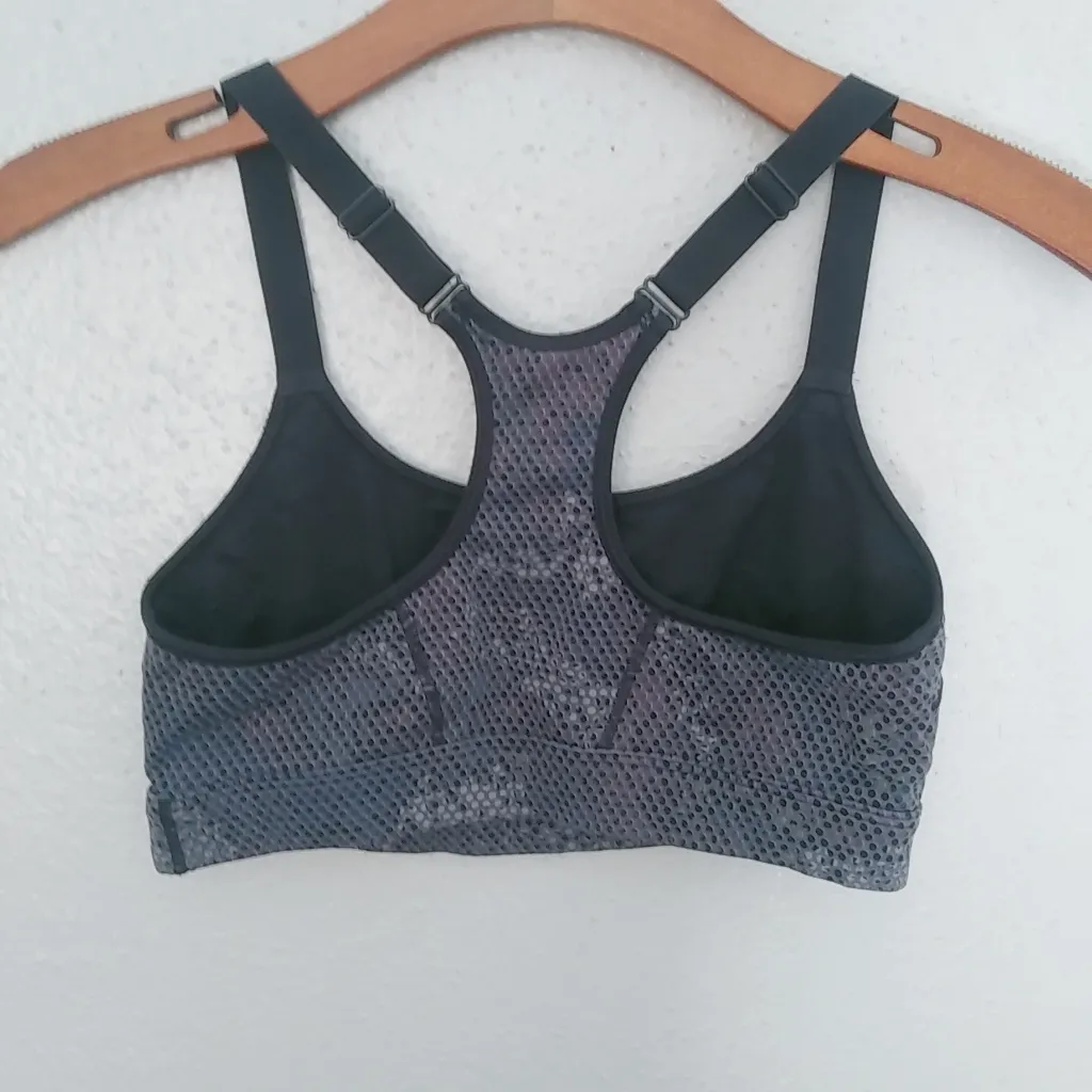 Under Armour M Lavender Gray Snake Print Athletic Bra - Image 4