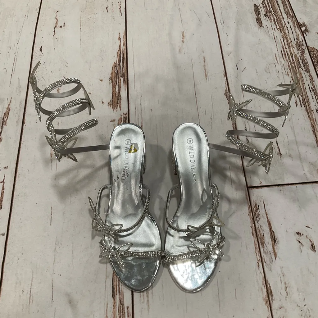 NWOT WILD DIVA BUTTERFLY WRAPPED RHINESTONE SANDALS - Image 10