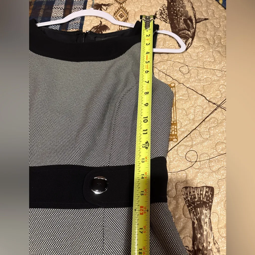 Tahari Arthur S. Levine women’s black and white sleeveless sheath dress size 4 - Image 11