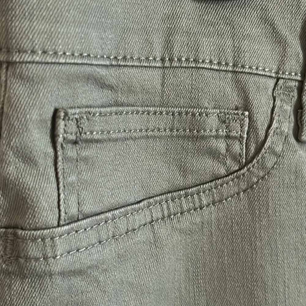 New Gap Women’s Denim Olive Green Mid Rise Stretch Legging Pant Jean Size 12/31 - Image 5