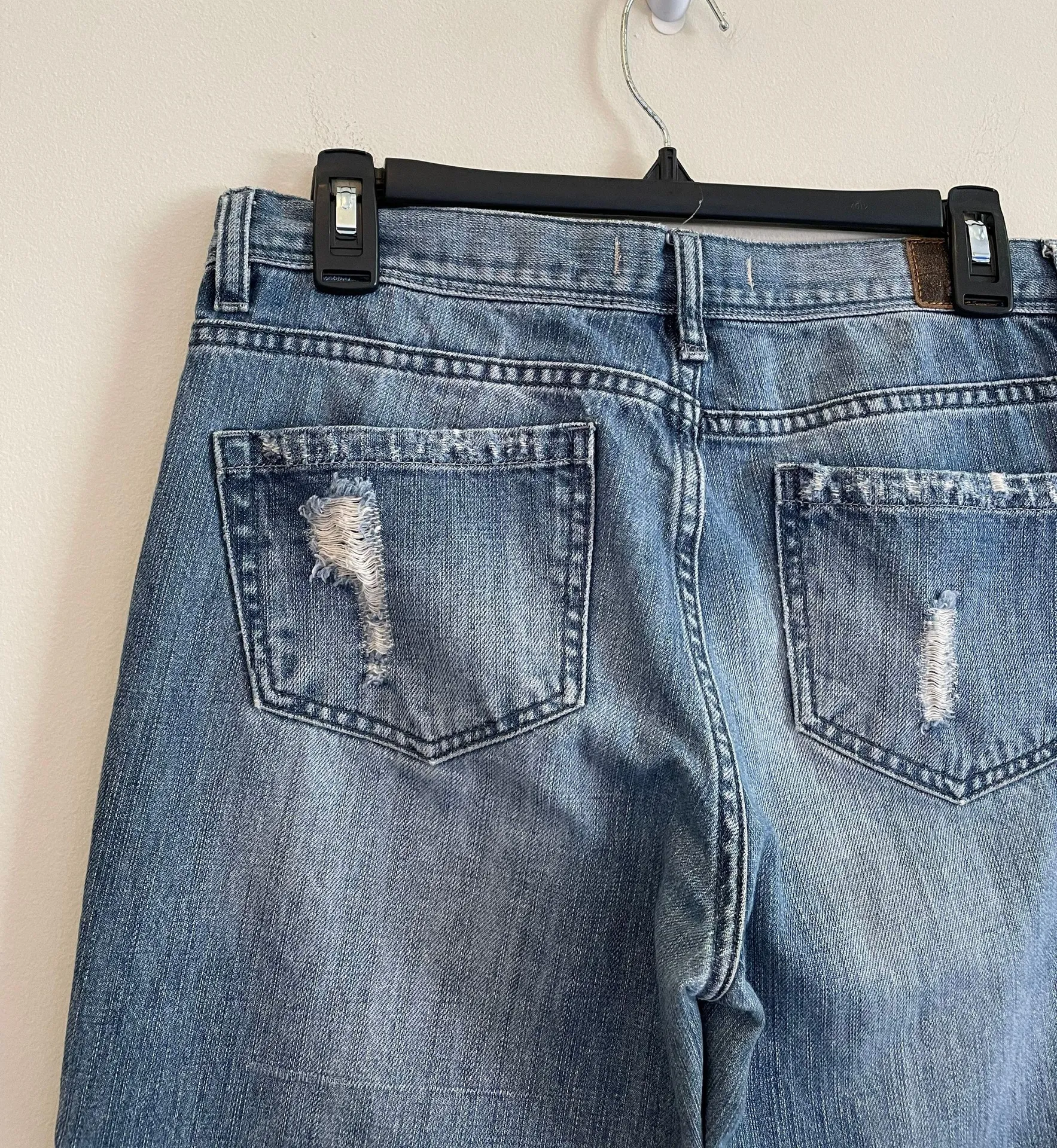 Distressed Cropped Jeans - Image 6