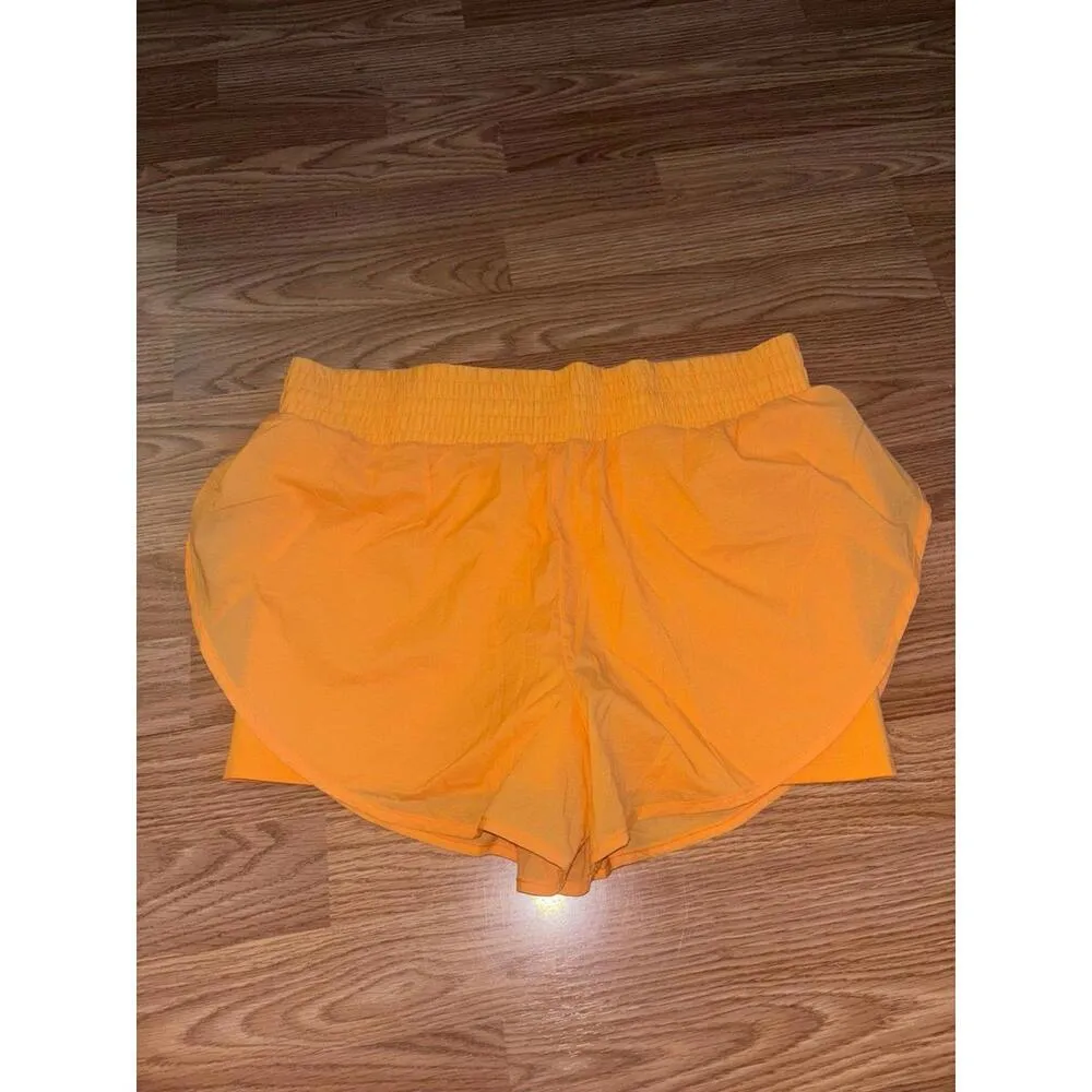 All In Motion Shorts Size Large - Image 3