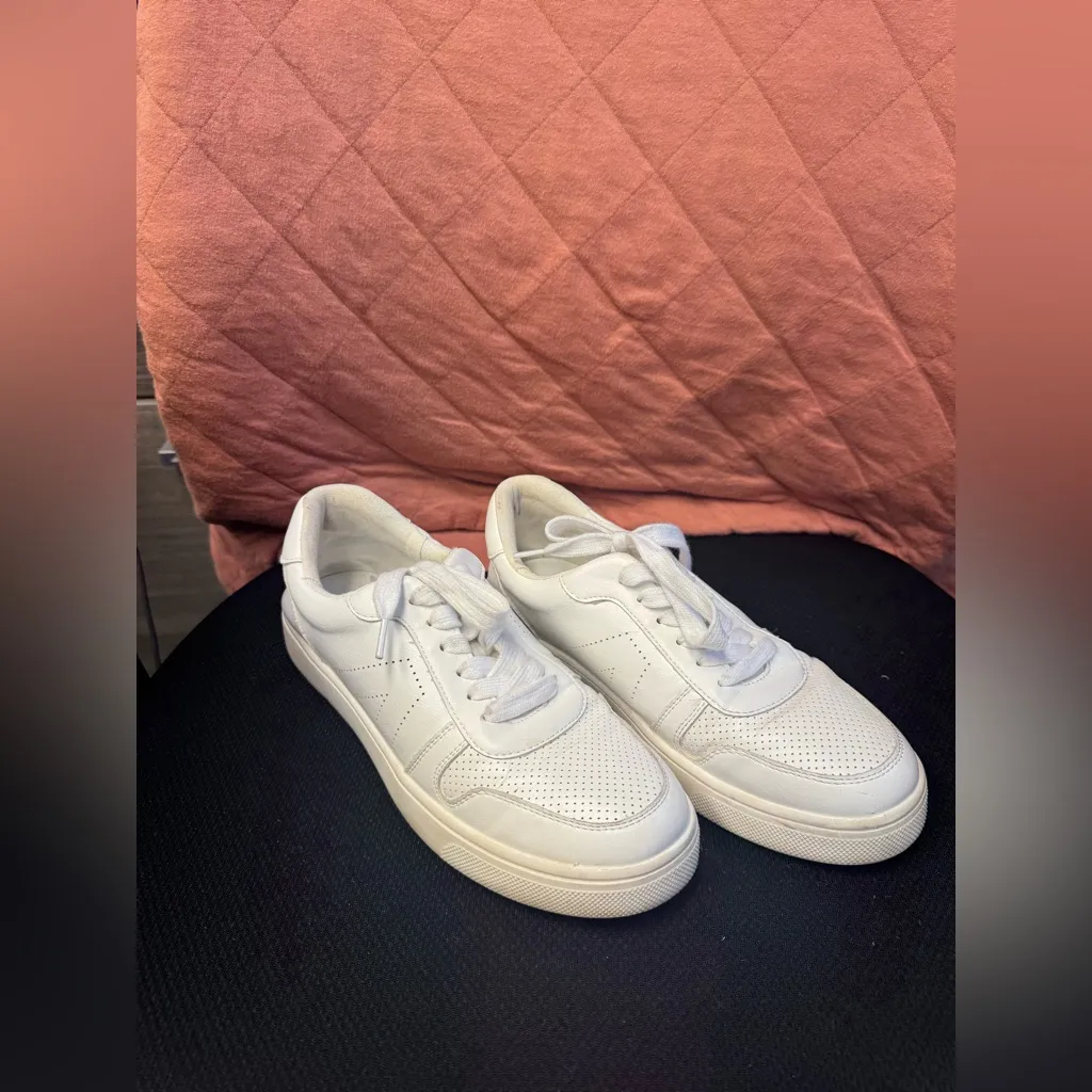 MIA White Athletic Shoes - Image 2