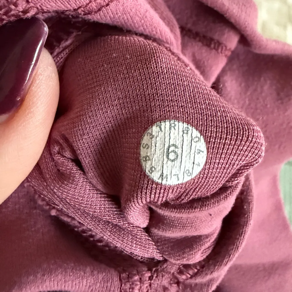 Lululemon  Wunder Under Hi-Rise Tight *Tall 31"
Misty Merlot
Size 6 - Image 5