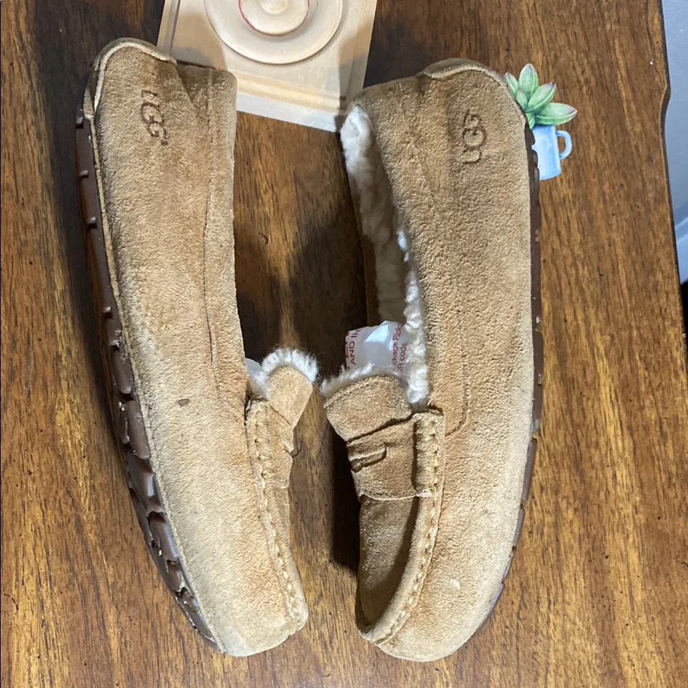 UGG Tan Suede Moccasin Slippers size 8 - Image 5