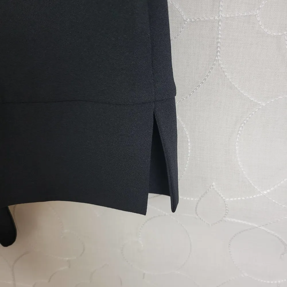 Kensie Womens Blouse Size XS Black Front Tie Side Slit Back Zip Short Sleeve - Image 3