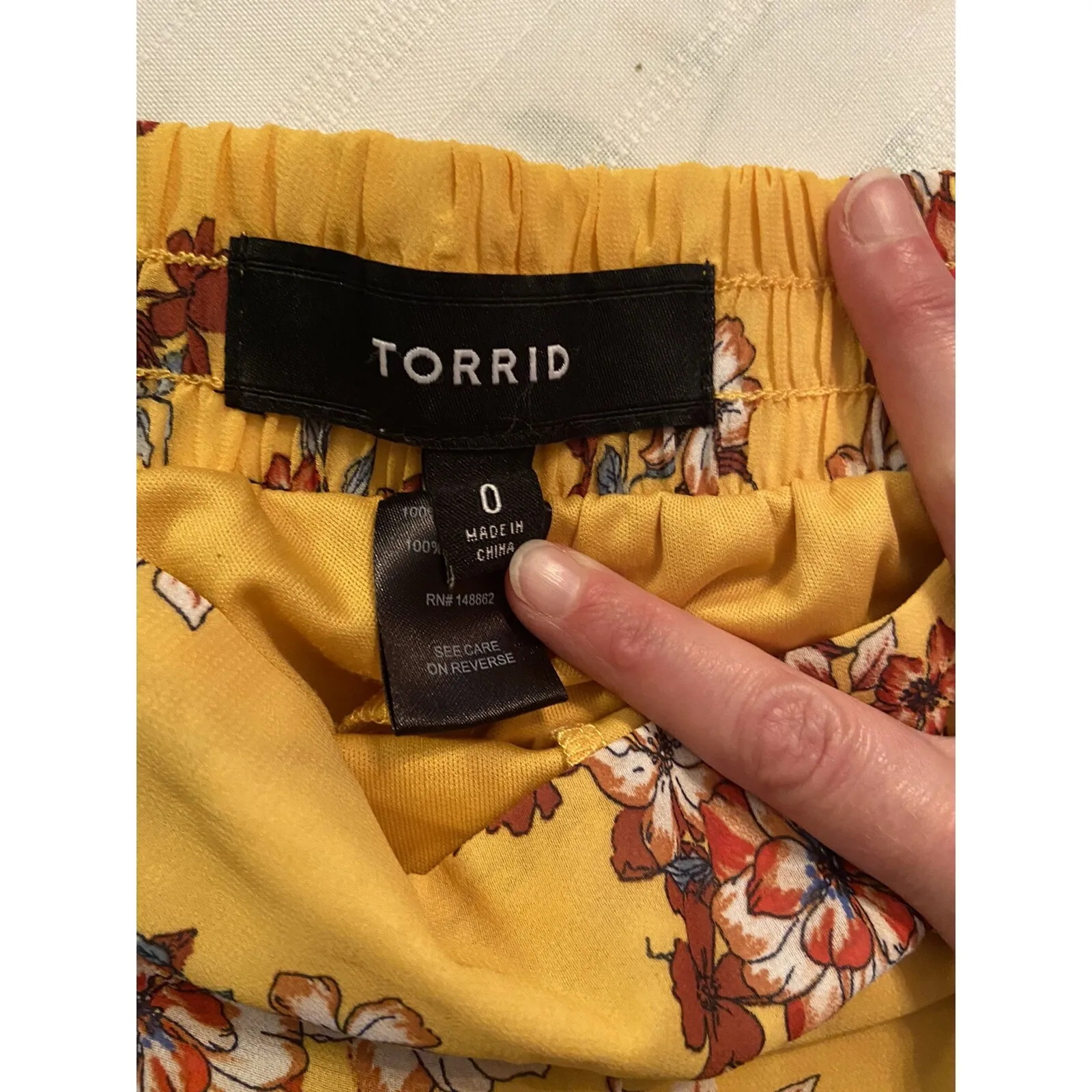 Torrid Womens 0, XXL Pull On Pants Yellow Chiffon Floral Wide Leg Flowy - Image 4