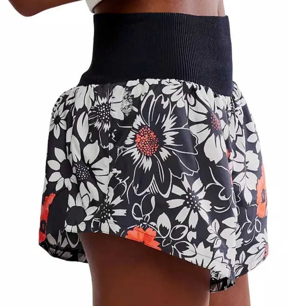 Free People Movement NWT Carpe Diem Printed HR Shorts Women’s Large Tuxedo Daisy Black - Image 2