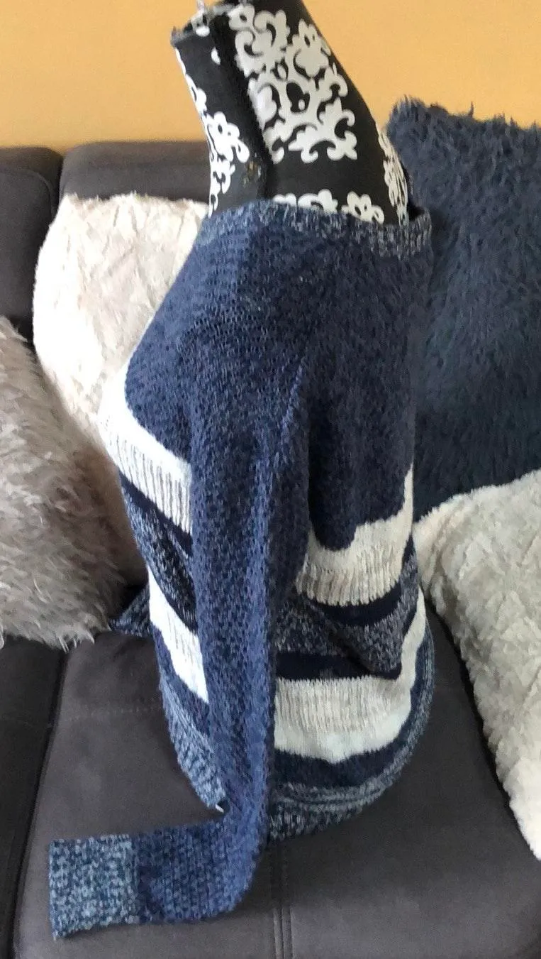 Blue&Cream Knit Top Size M - Image 2