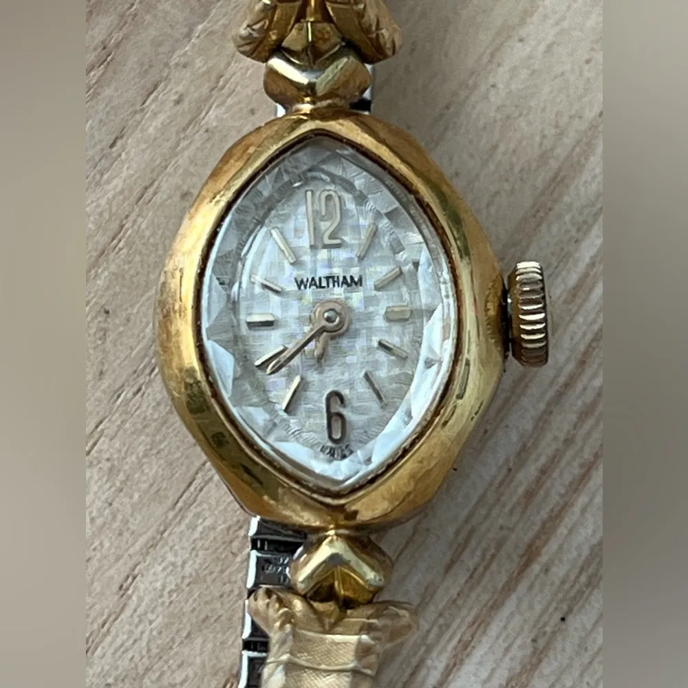 Waltham Rare Vintage Mechanical Ladies Watch Silver Checkered Dial Stretch Band Gold - Image 3