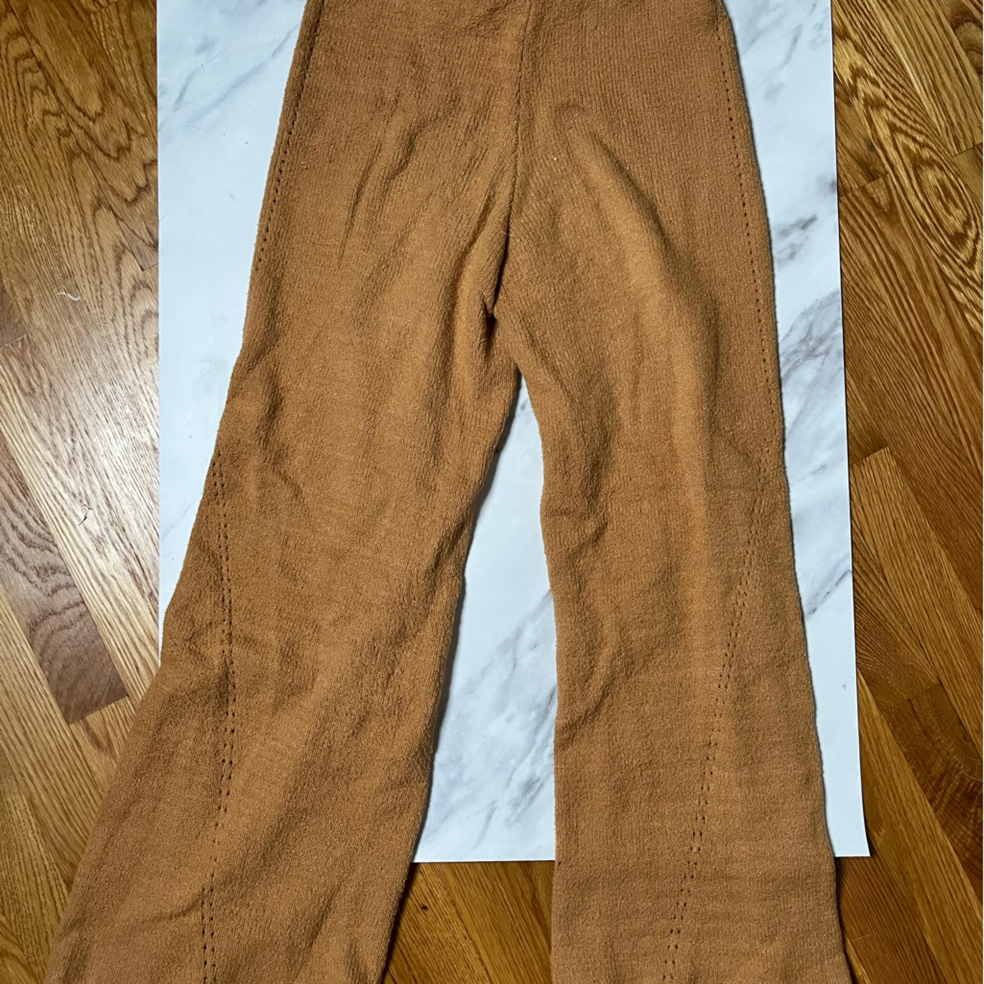 Staud Lounge Set‎ - Coco Top & Mitch Pants in Tan - Image 7