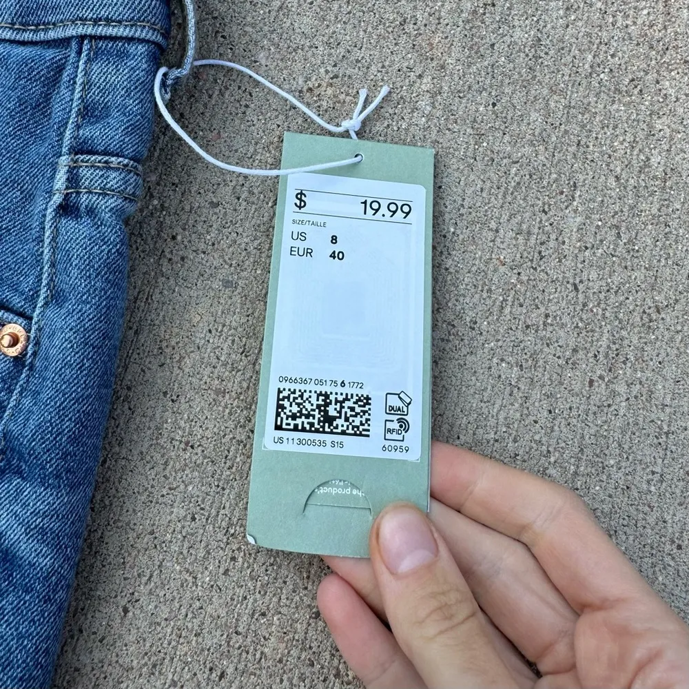 H&M  Ultra High Waist Curvy Jeggings - Image 6