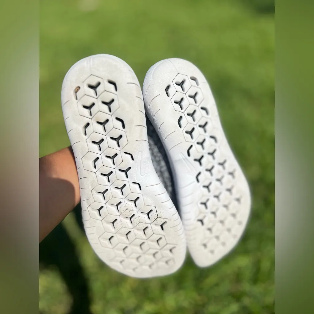 Nike FREE RN FLYKNIT women’s size 7.5 gentle use super clean! - Image 4