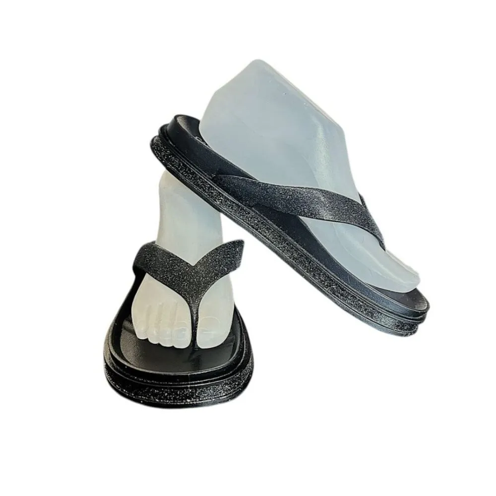 Capelli New York Black Glitter Textured Thong Molded Platform Sparkly Flip Flops - Image 4