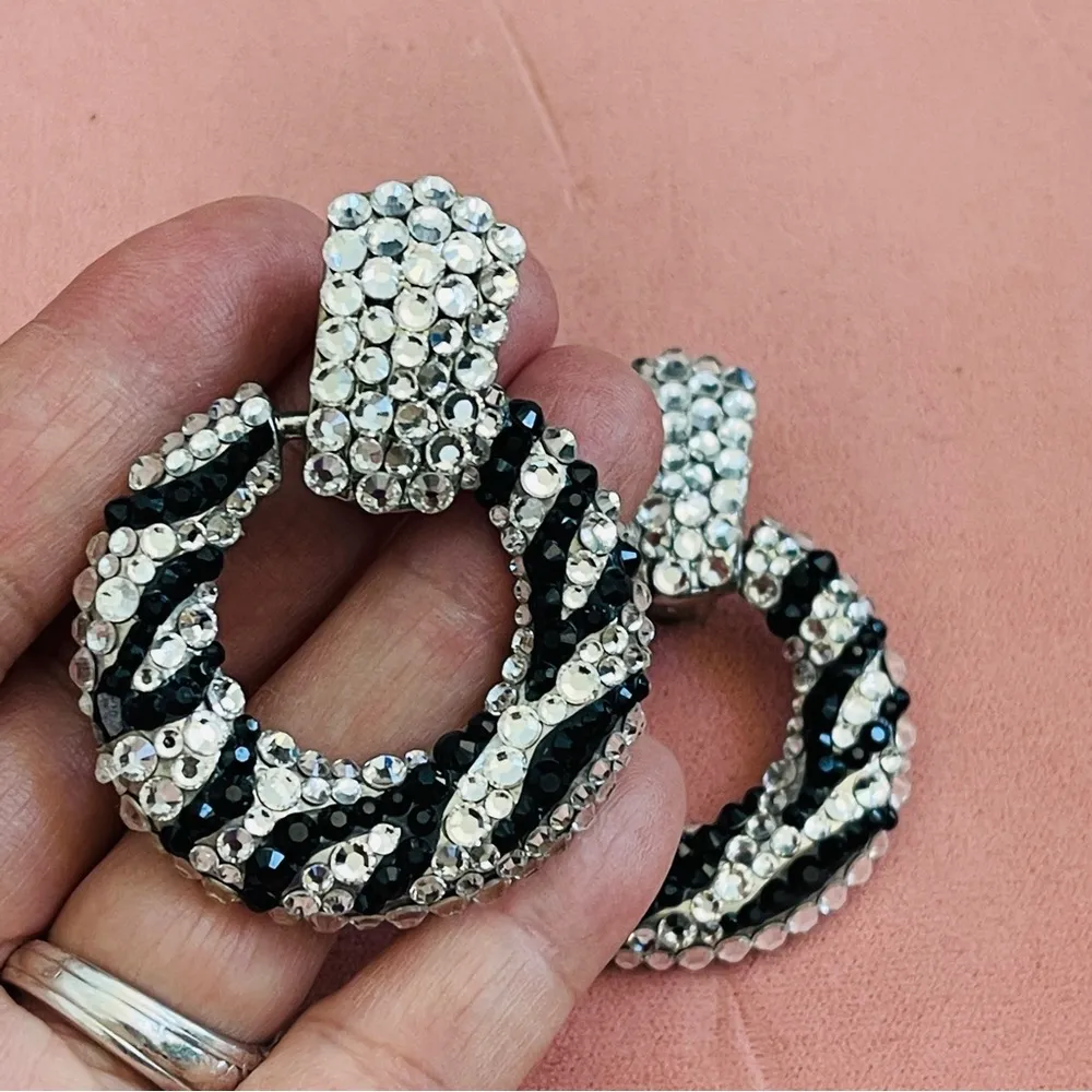 Vintage Rhinestone crystal white black Zebra Hoop clip earrings - Image 3