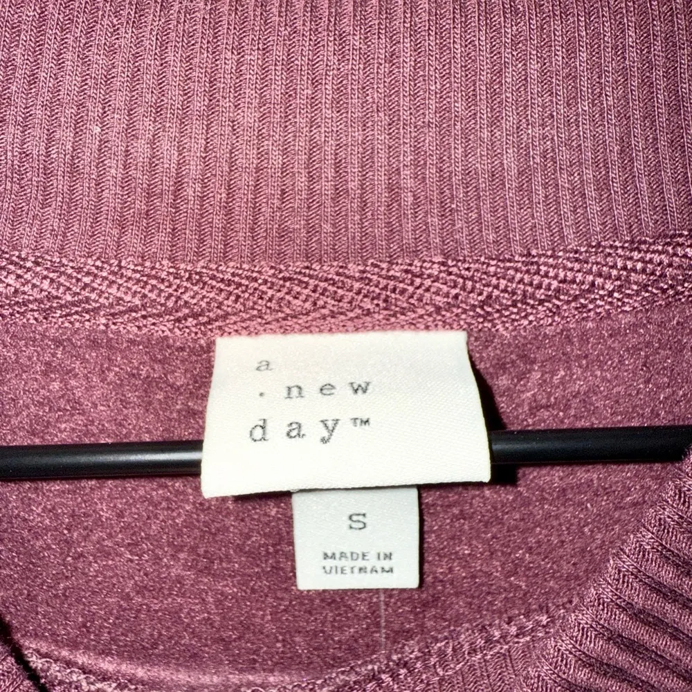 A New Day Rhinestone Sweatshirt in Maroon - Size S - Image 7