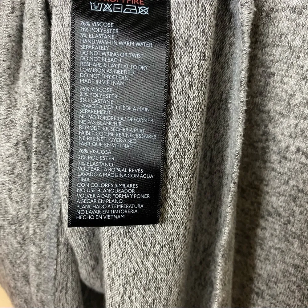 Urban Outfitters Size Medium Oversized Boxy Flowy Sweater Slouchy Fall Winter - Image 5