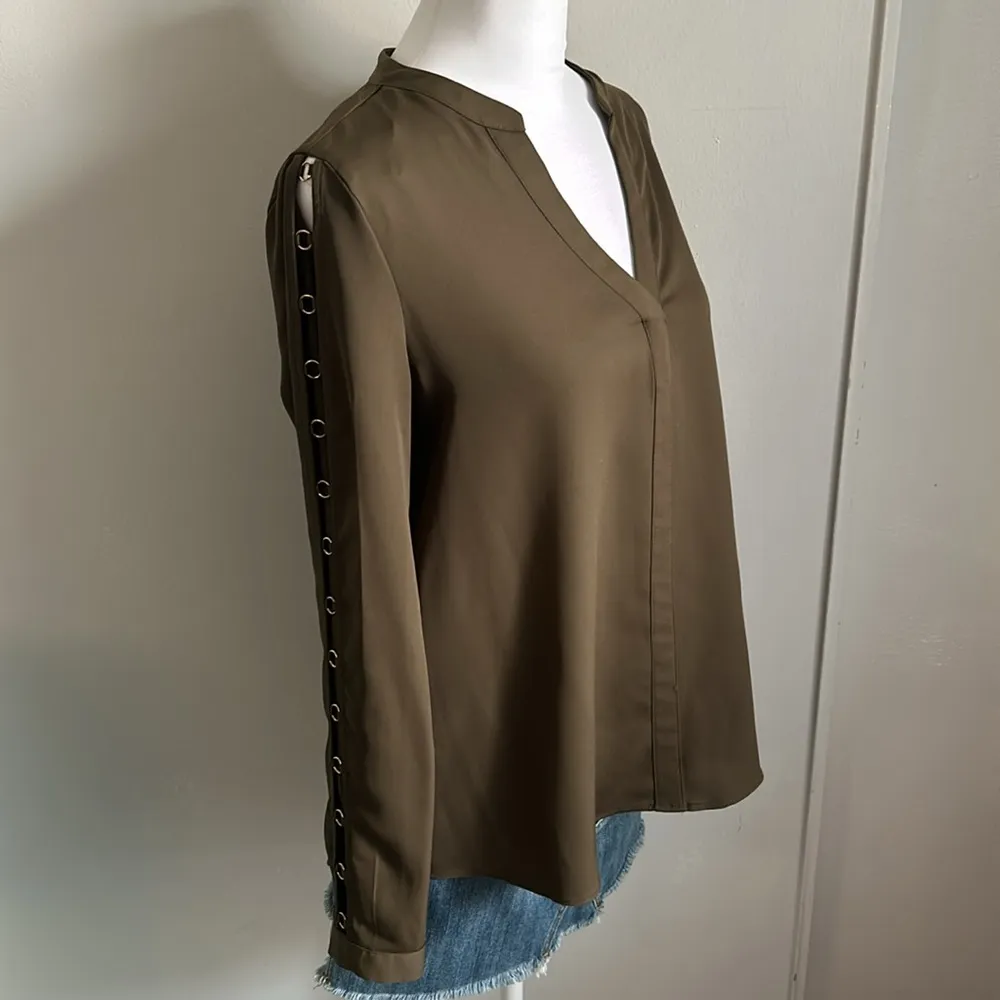 Jennifer Lopez Rich Olive Green Notch V-Neck Cut Out Long Sleeve Blouse - Image 2