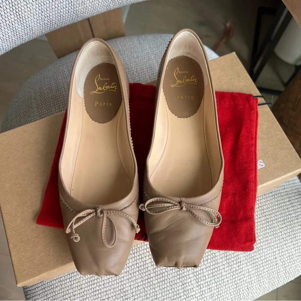 Christian Louboutin Mamadrague Leather Ballerina Flats in Beige Tan - Image 2